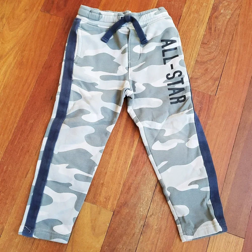OshKosh B'gosh Camouflage Sweat Pants Size 4